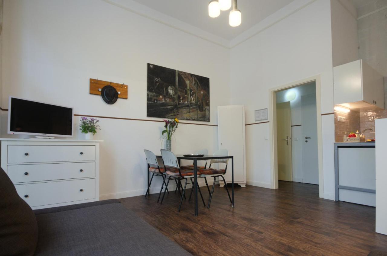 Altbauwohnung Mit 3 Baedern Berlin Ngoại thất bức ảnh